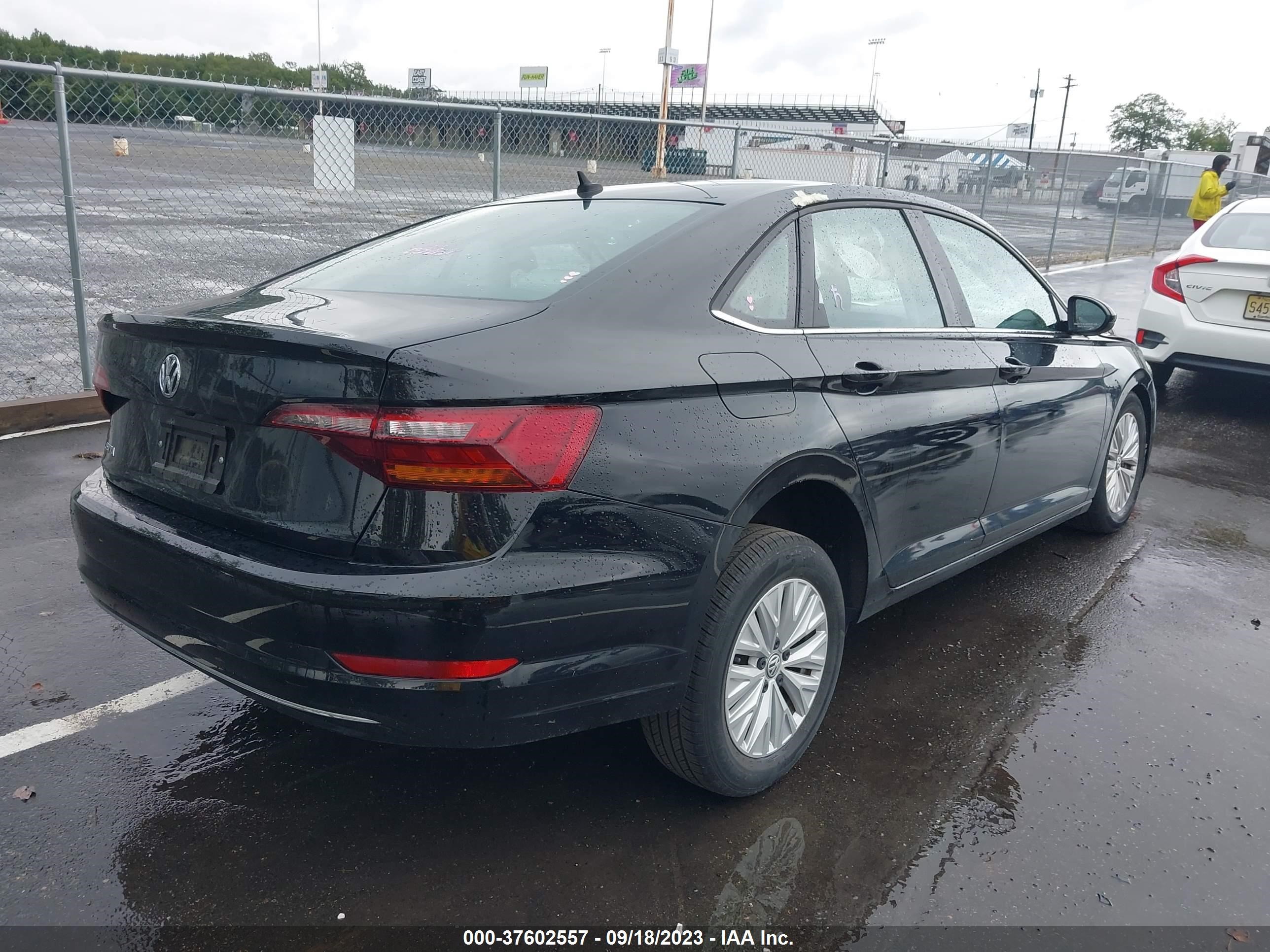 3VWN57BU0KM221773  volkswagen jetta 2019 IMG 3