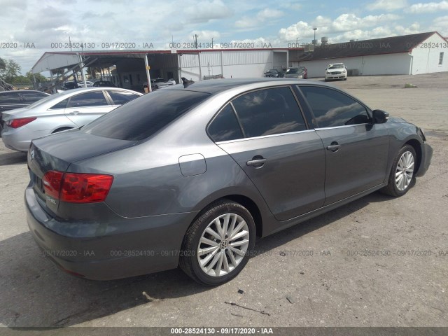 3VWLX7AJ9BM383720  volkswagen jetta sedan 2011 IMG 3