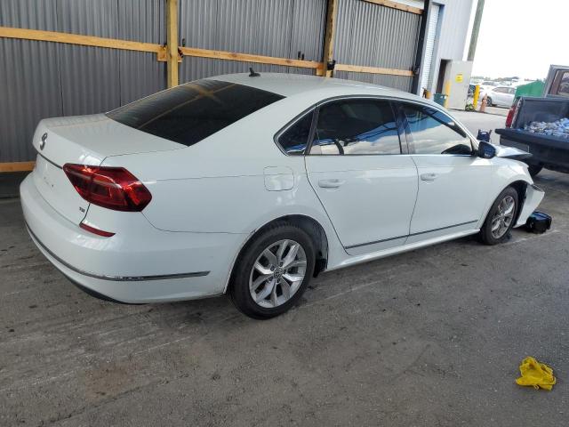 1VWAT7A38HC000879  volkswagen passat 2017 IMG 2