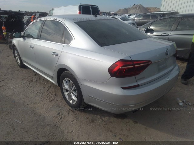 1VWAT7A3XHC006246  volkswagen passat 2016 IMG 2