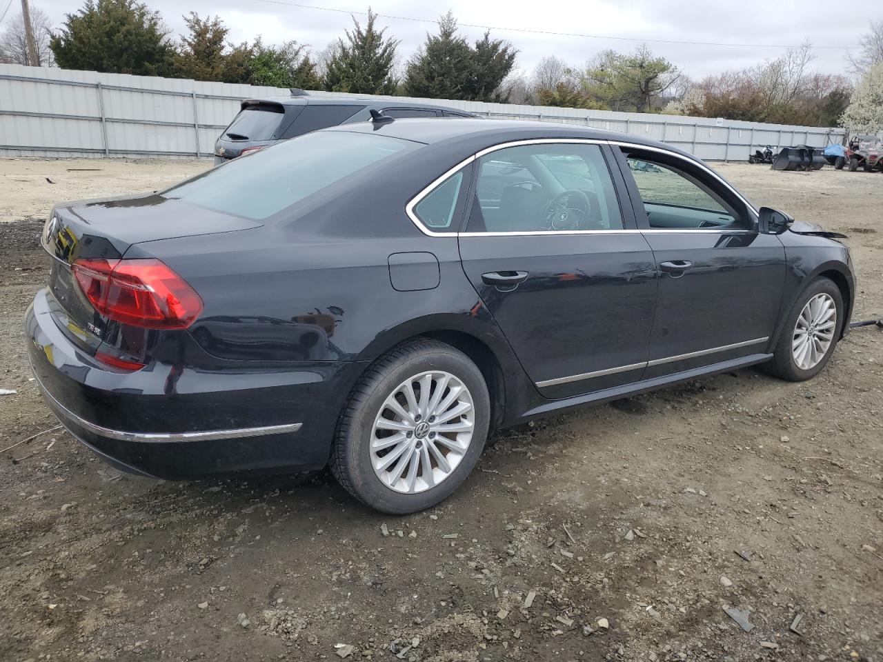 1VWBT7A35HC030393  volkswagen passat 2016 IMG 2