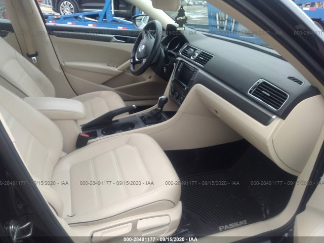 1VWDT7A33HC028151  volkswagen passat 2016 IMG 4