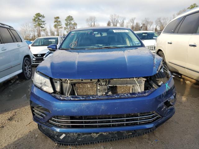 1VWDT7A38HC004413  volkswagen passat 2017 IMG 4