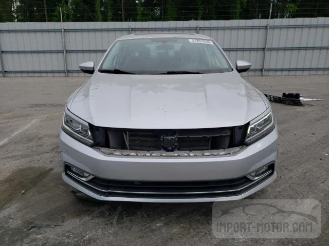 1VWGT7A30HC033000  volkswagen passat 2016 IMG 4