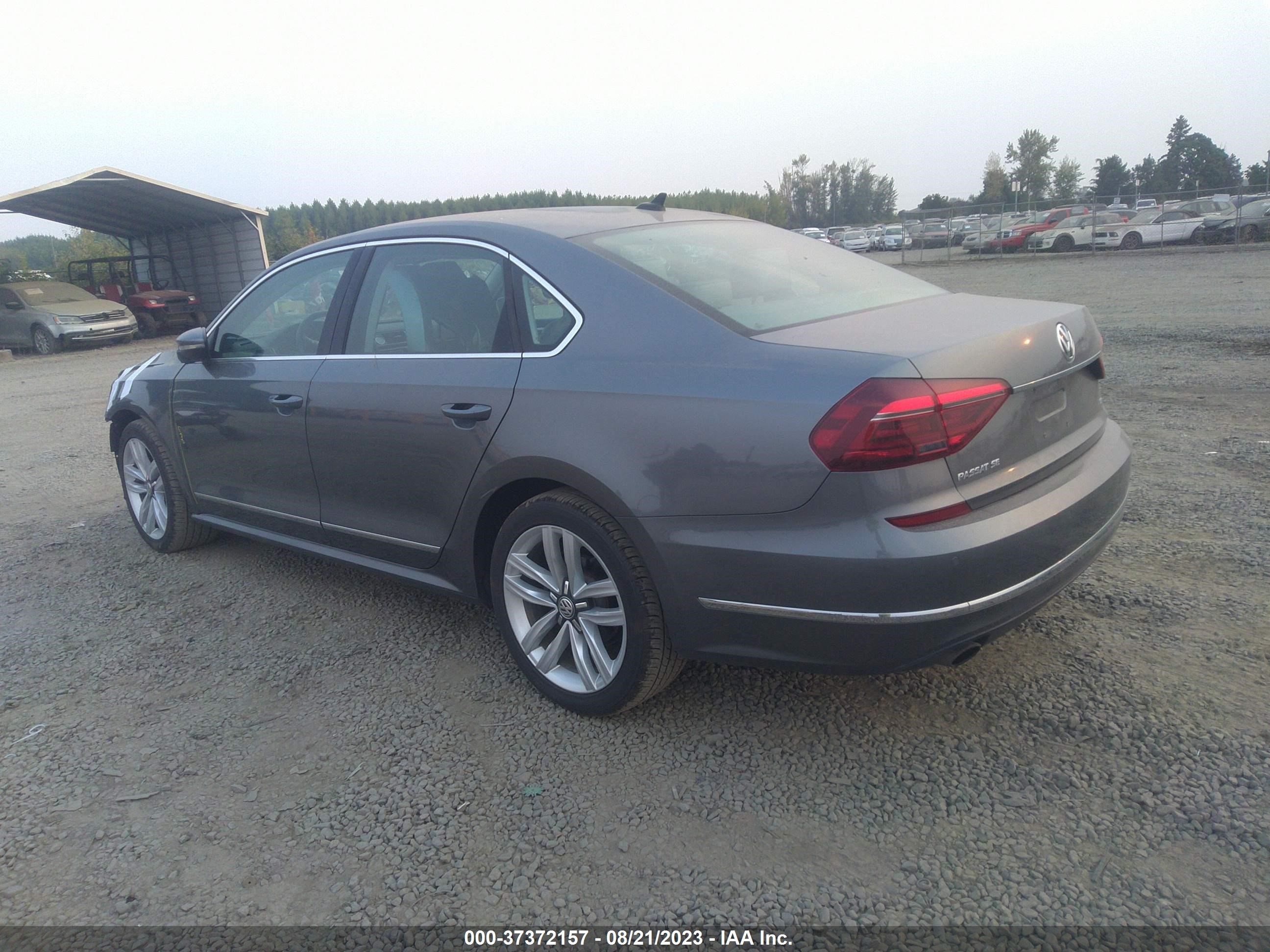 1VWGT7A35HC003975  volkswagen passat 2017 IMG 2