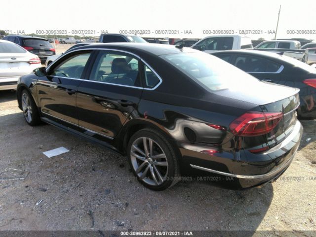 1VWDT7A36HC080003  volkswagen passat 2017 IMG 2