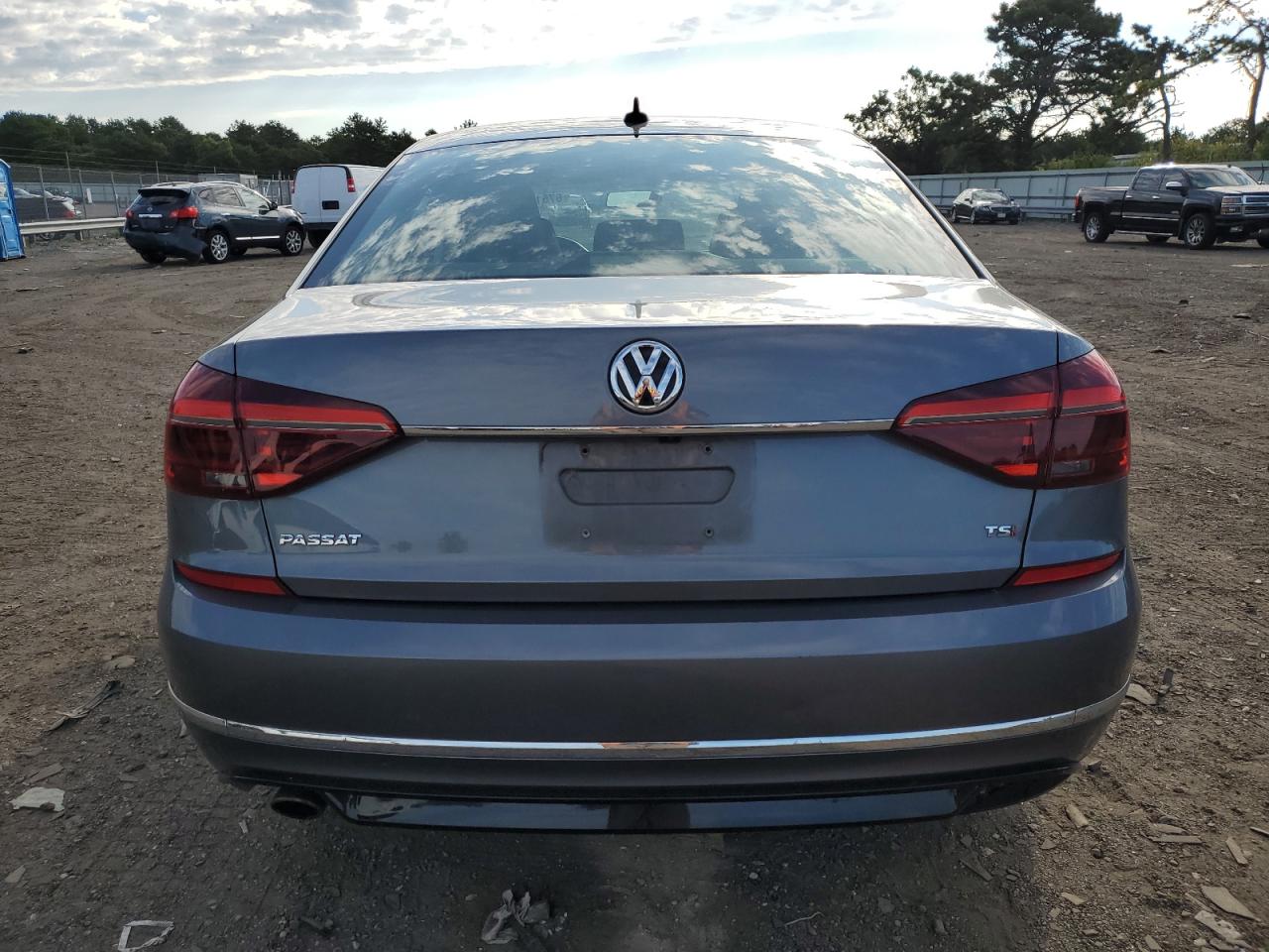 1VWDT7A3XHC039793  volkswagen passat 2017 IMG 5