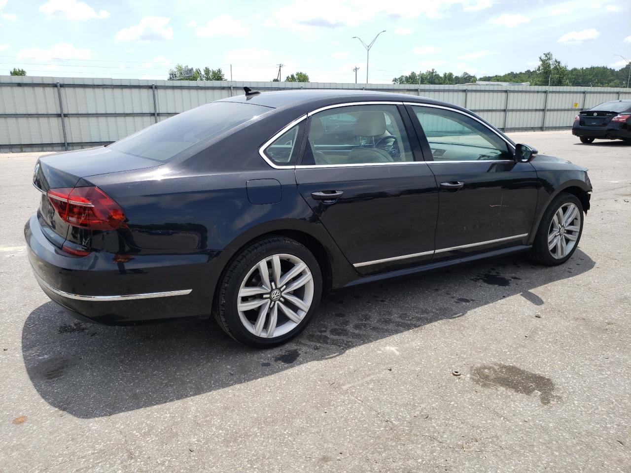 1VWGT7A33HC049286  volkswagen passat 2017 IMG 2