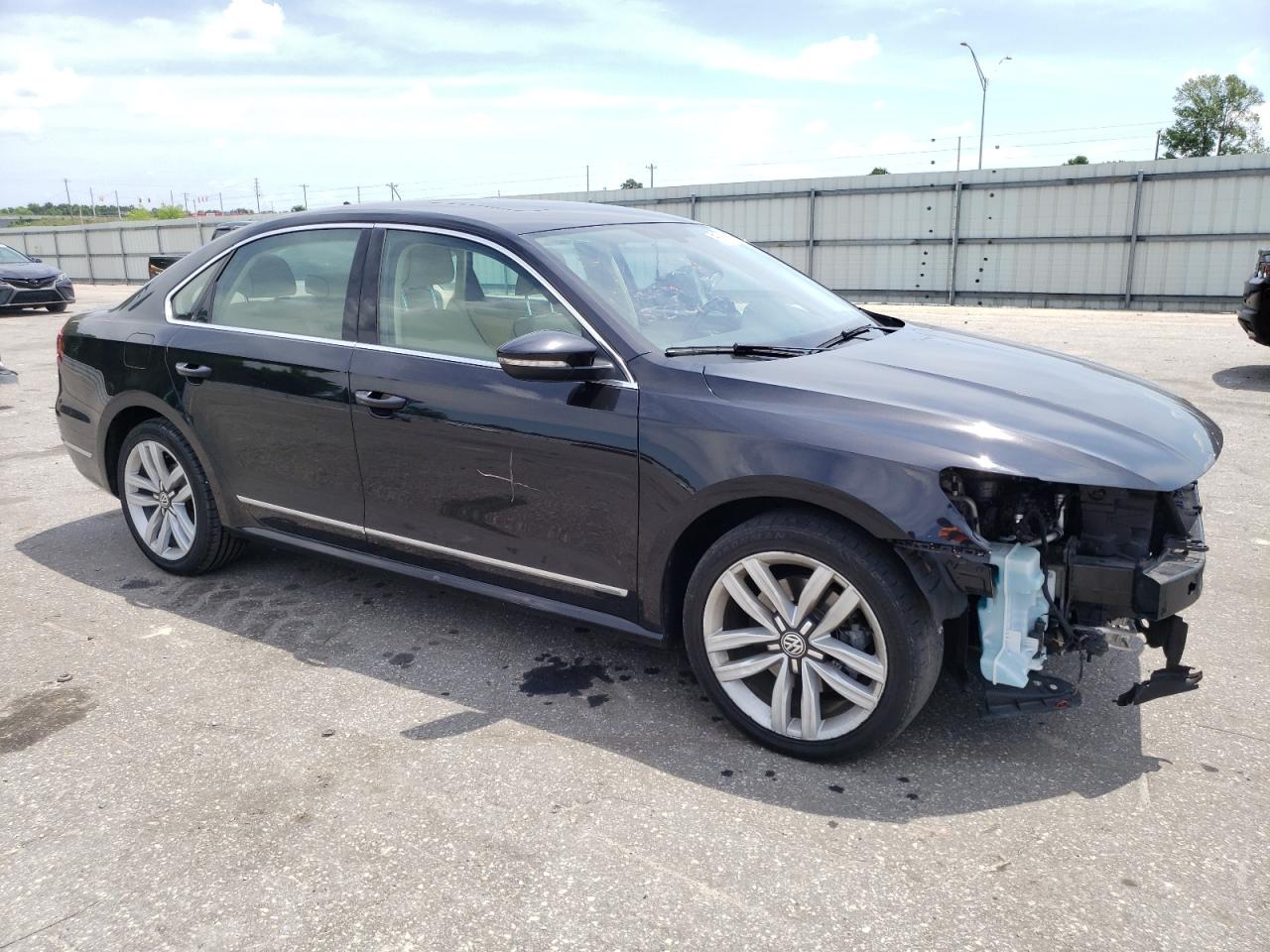 1VWGT7A33HC049286  volkswagen passat 2017 IMG 3