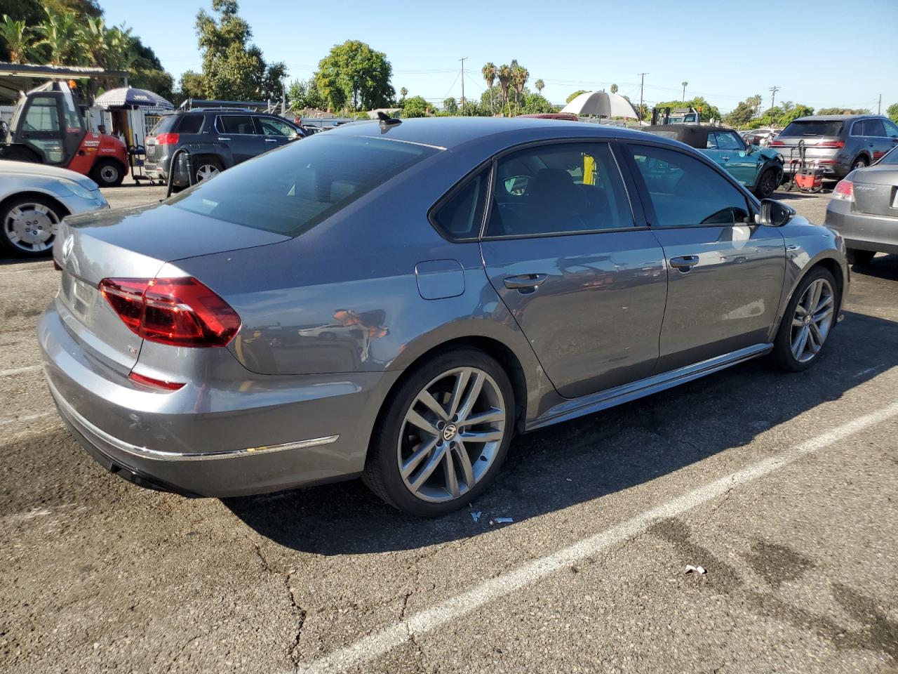 1VWAA7A37JC028913  volkswagen passat 2018 IMG 2