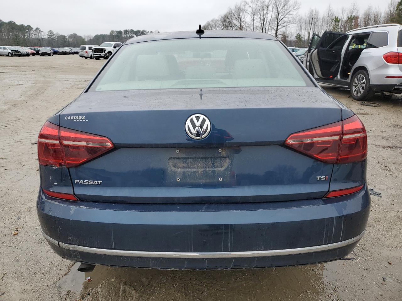 1VWLA7A30KC009744  volkswagen passat 2018 IMG 5