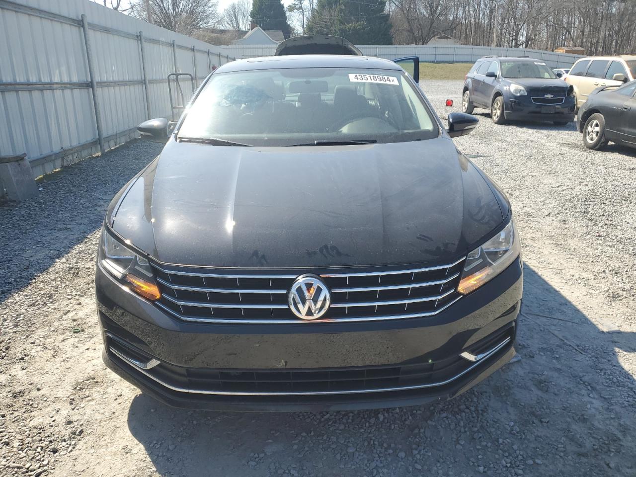 1VWLA7A39KC004994  volkswagen passat 2019 IMG 4