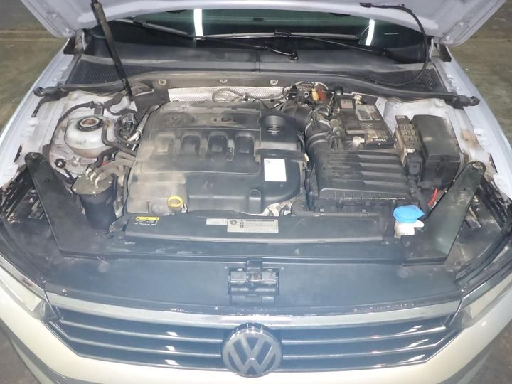 WVWZZZ3CZJP013566  volkswagen passat 2018 IMG 5