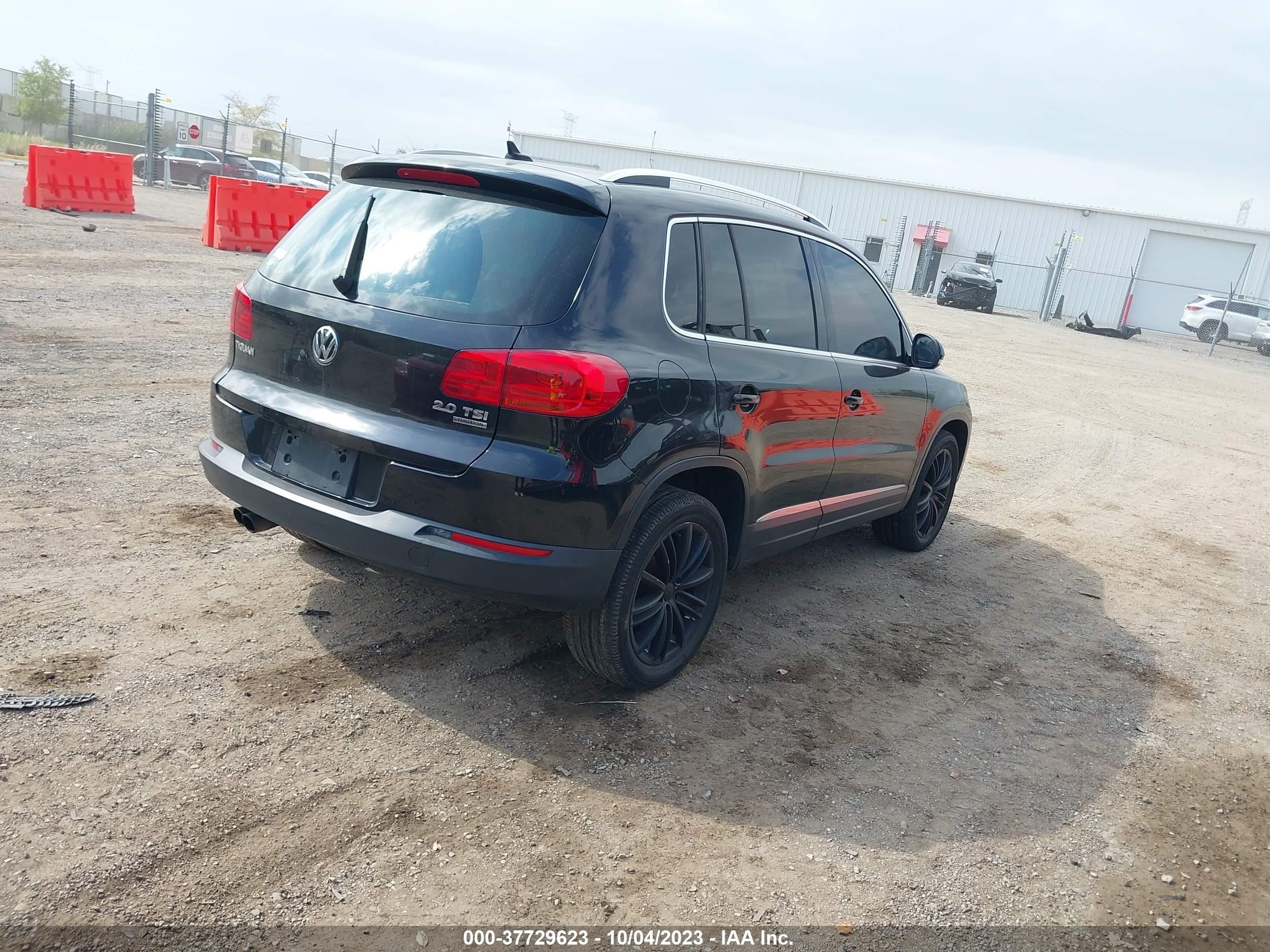 WVGBV7AX5CW609368  volkswagen tiguan 2012 IMG 3