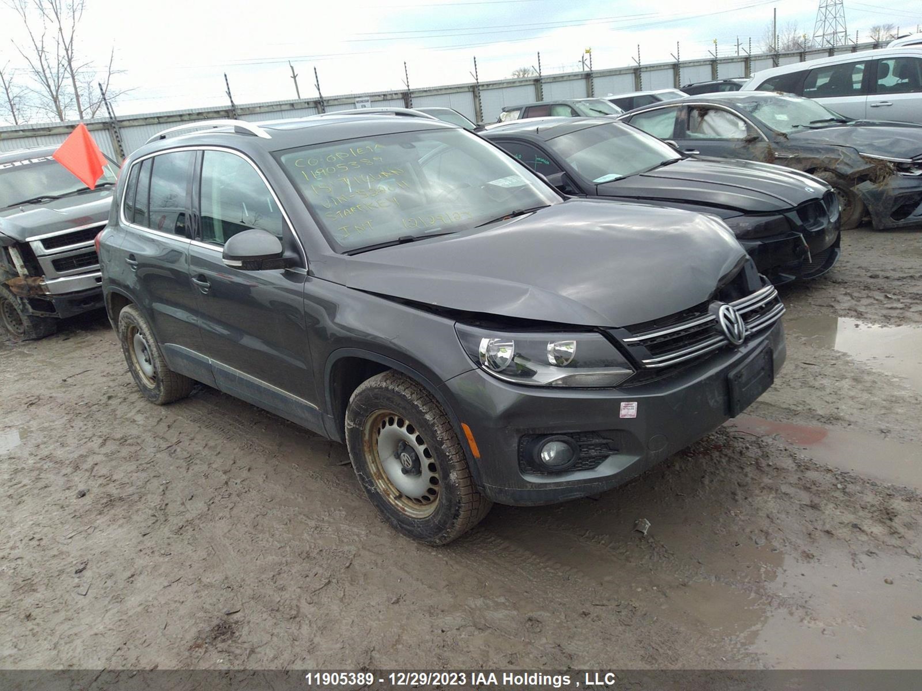 WVGJV7AX0FW522011  volkswagen tiguan 2015 IMG 0