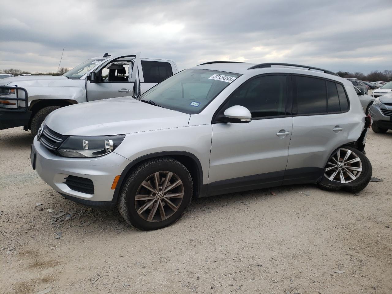 WVGAV7AX1FW570567  volkswagen tiguan 2015 IMG 0