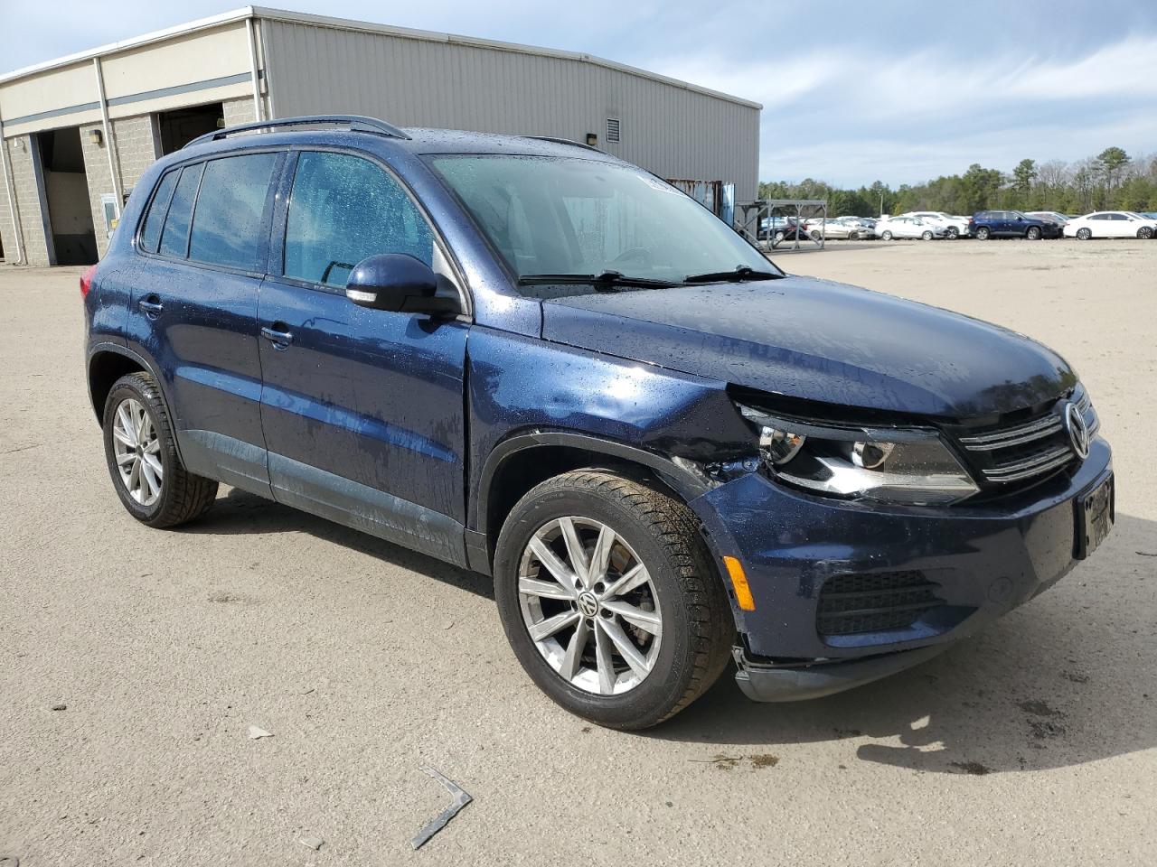 WVGAV7AX8FW597622  volkswagen tiguan 2015 IMG 3