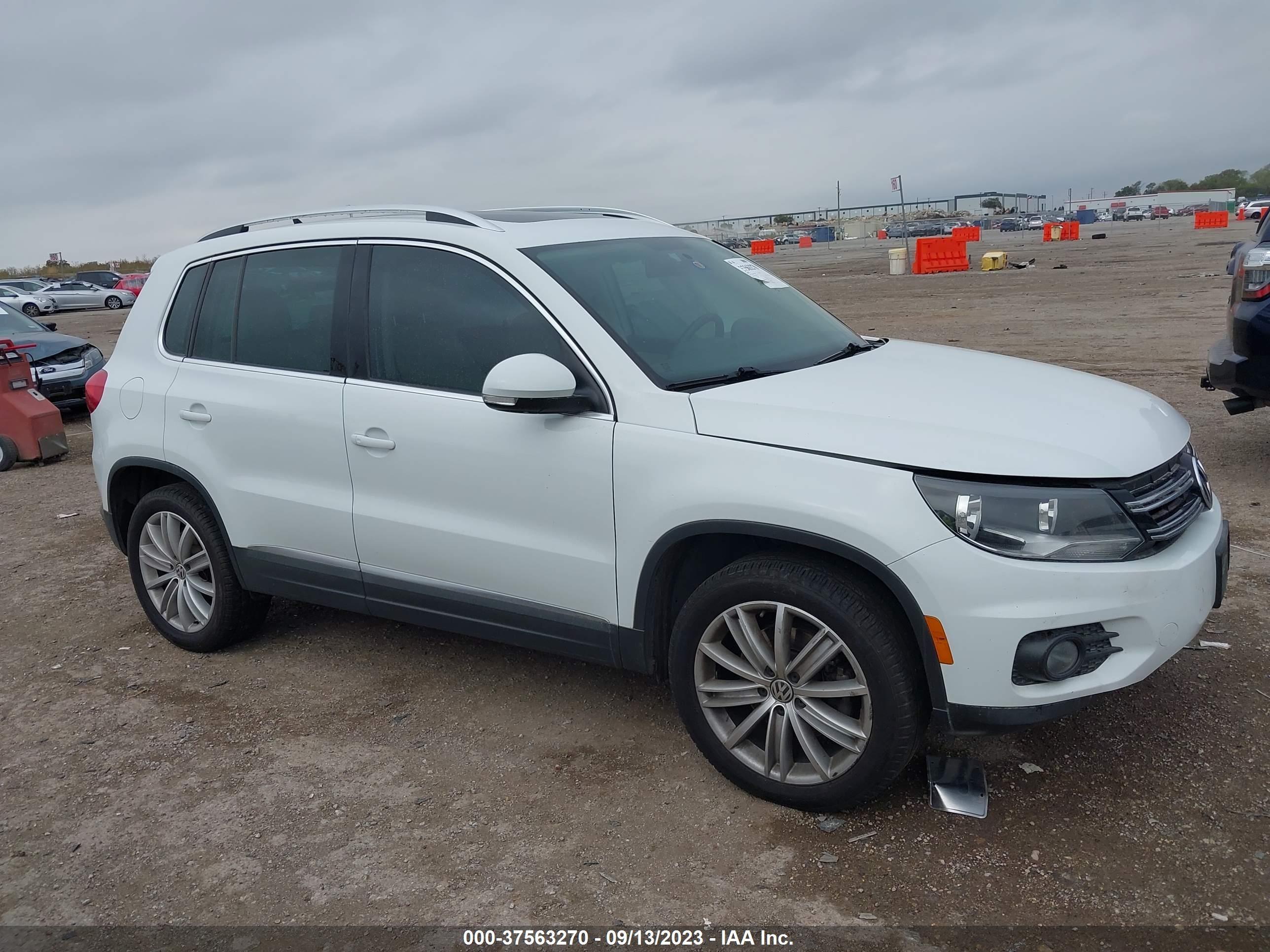 WVGAV7AX9FW508592  volkswagen tiguan 2015 IMG 0