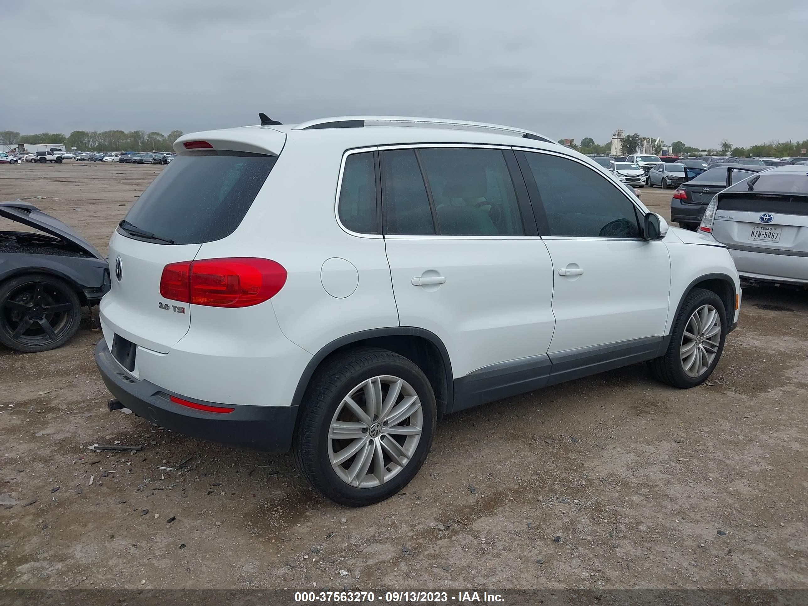 WVGAV7AX9FW508592  volkswagen tiguan 2015 IMG 3