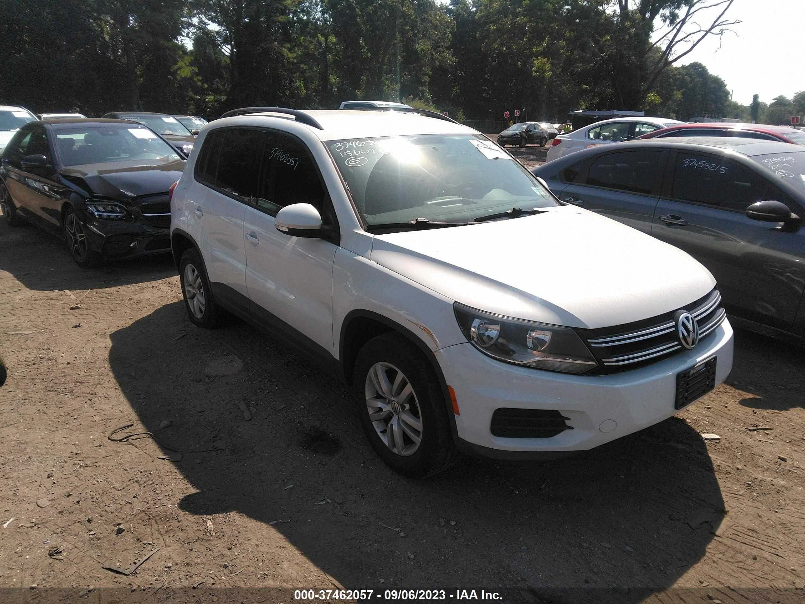 WVGBV7AX2FW582151  volkswagen tiguan 2015 IMG 0