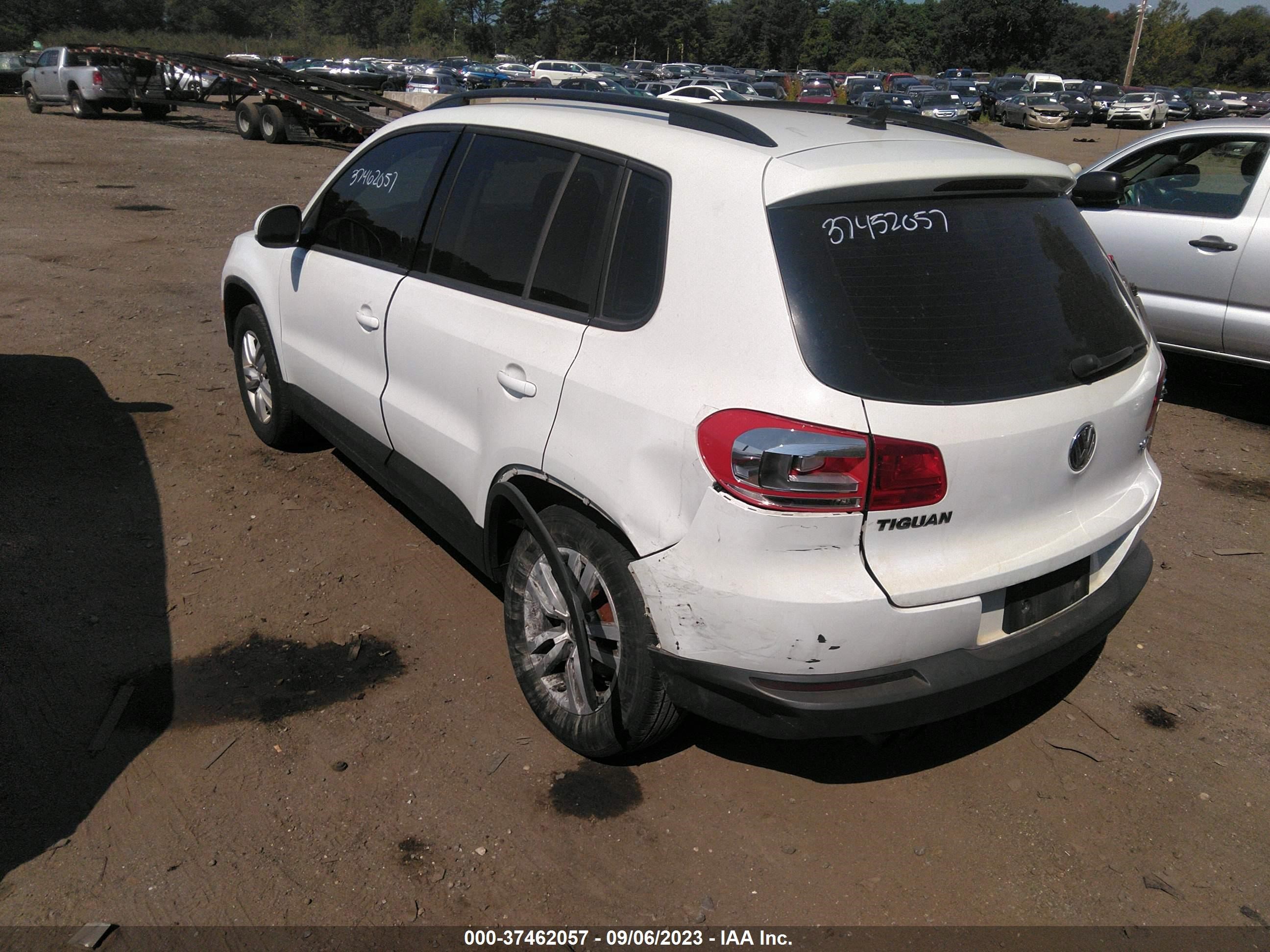 WVGBV7AX2FW582151  volkswagen tiguan 2015 IMG 2