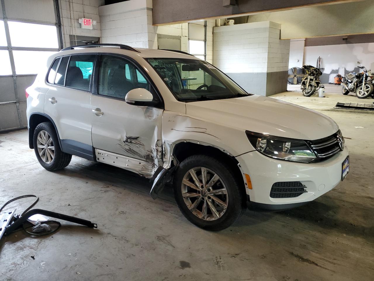 WVGBV7AX8FW581506  volkswagen tiguan 2015 IMG 3