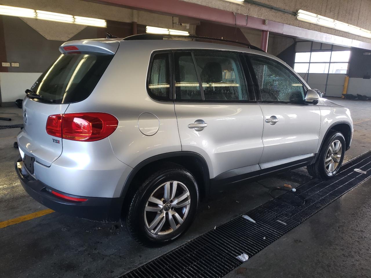 WVGAV7AX0HW511352  volkswagen tiguan 2016 IMG 2