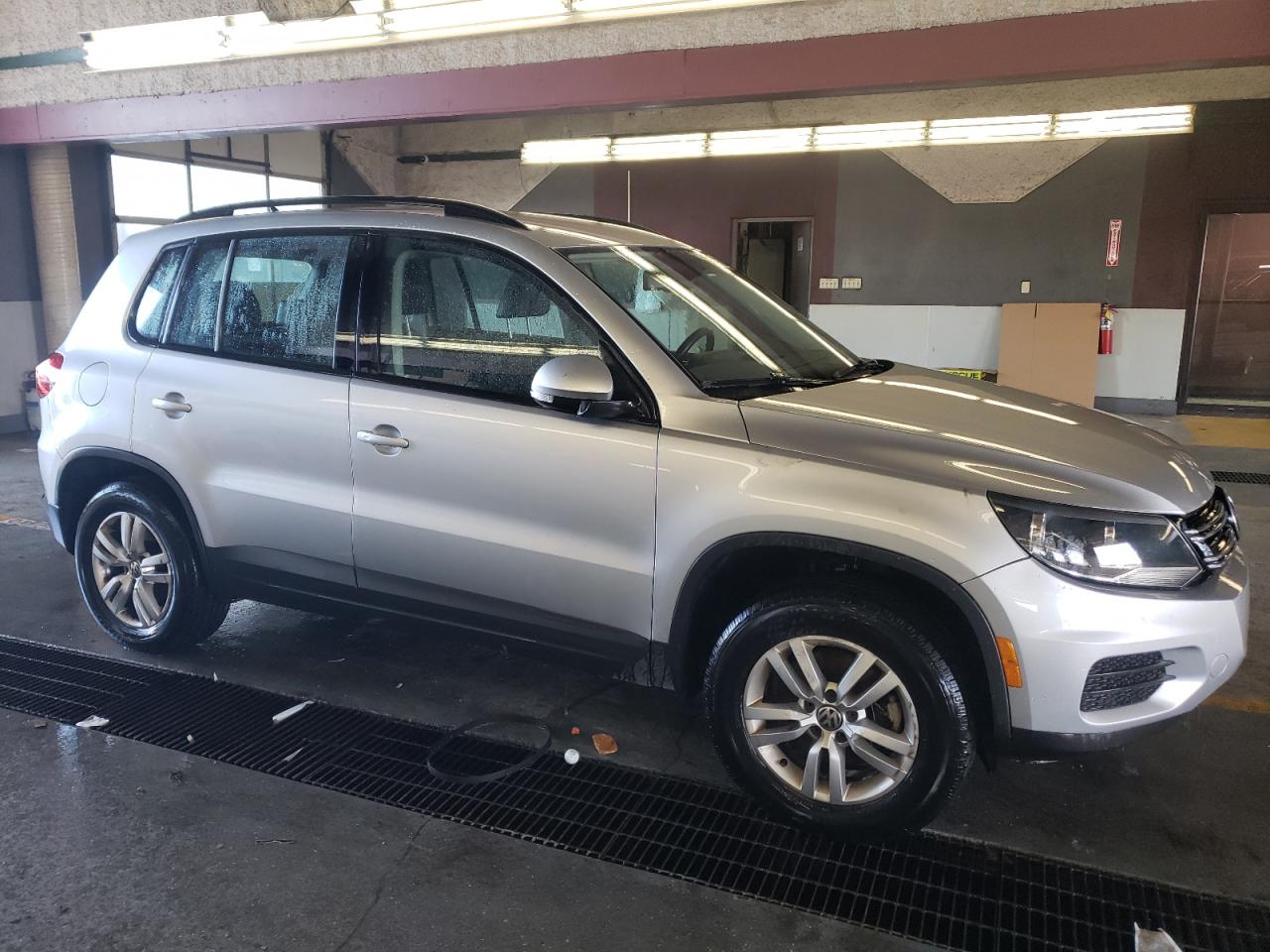 WVGAV7AX0HW511352  volkswagen tiguan 2016 IMG 3