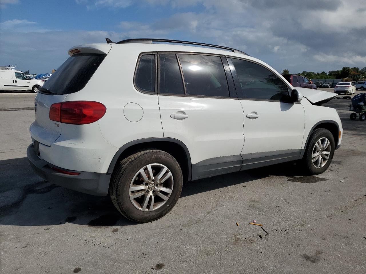 WVGAV7AX6HK009985  volkswagen tiguan 2017 IMG 2