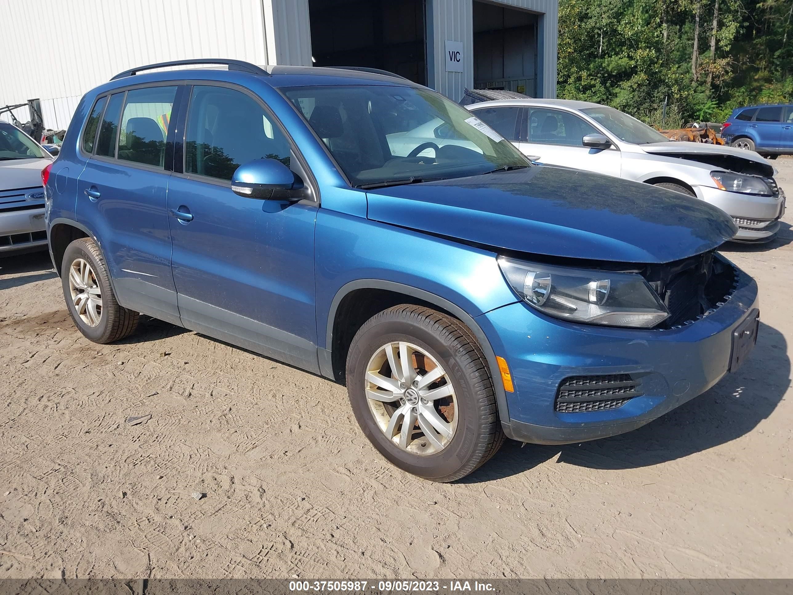 WVGBV7AX1HW513230  volkswagen tiguan 2017 IMG 0