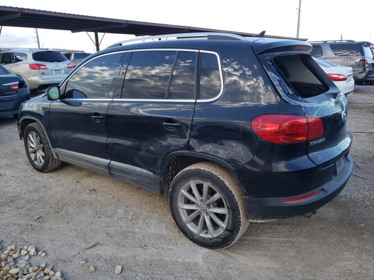 WVGRV7AX3HK020347  volkswagen tiguan 2016 IMG 1