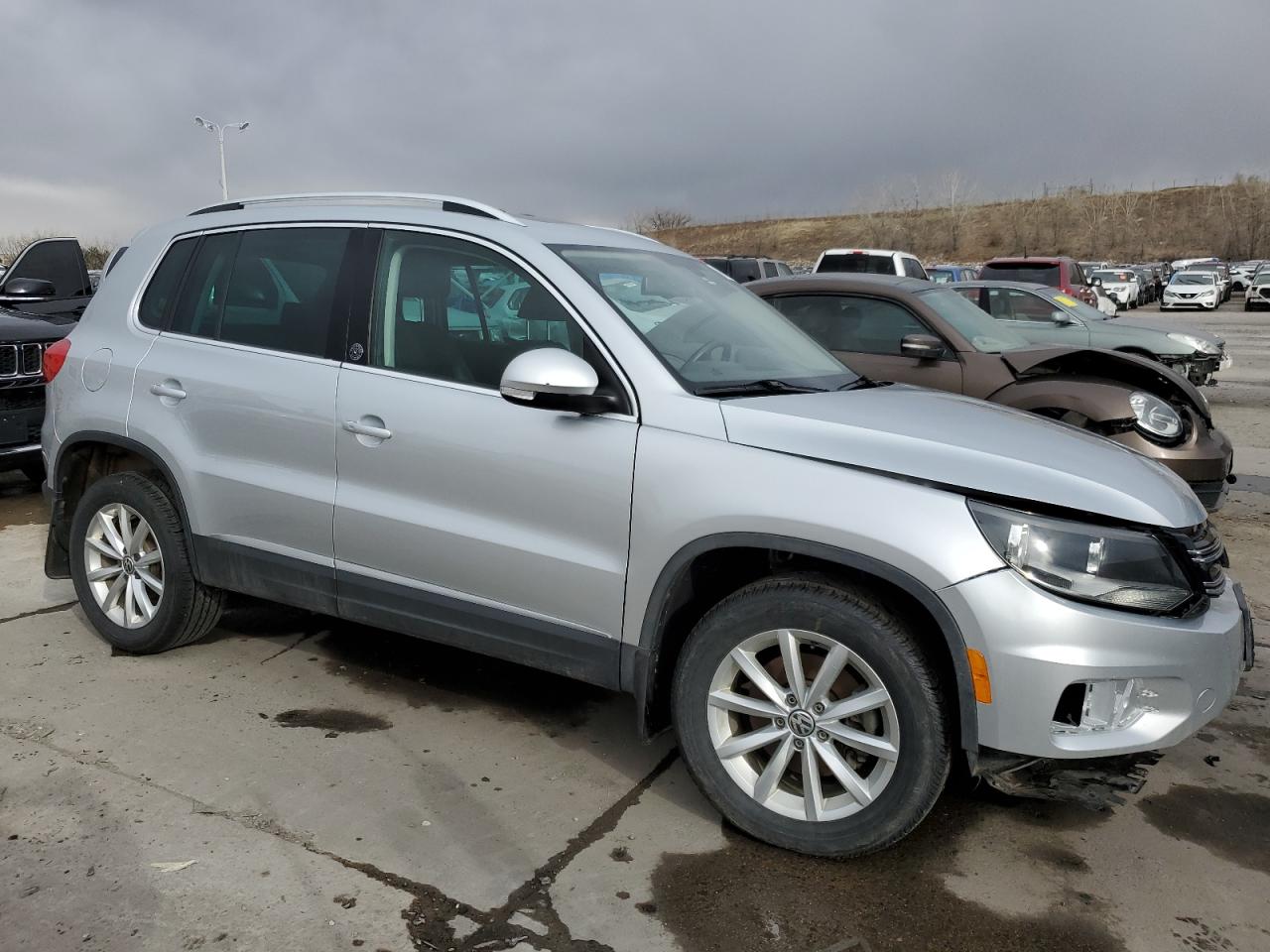 WVGSV7AX2HK007977  volkswagen tiguan 2016 IMG 3