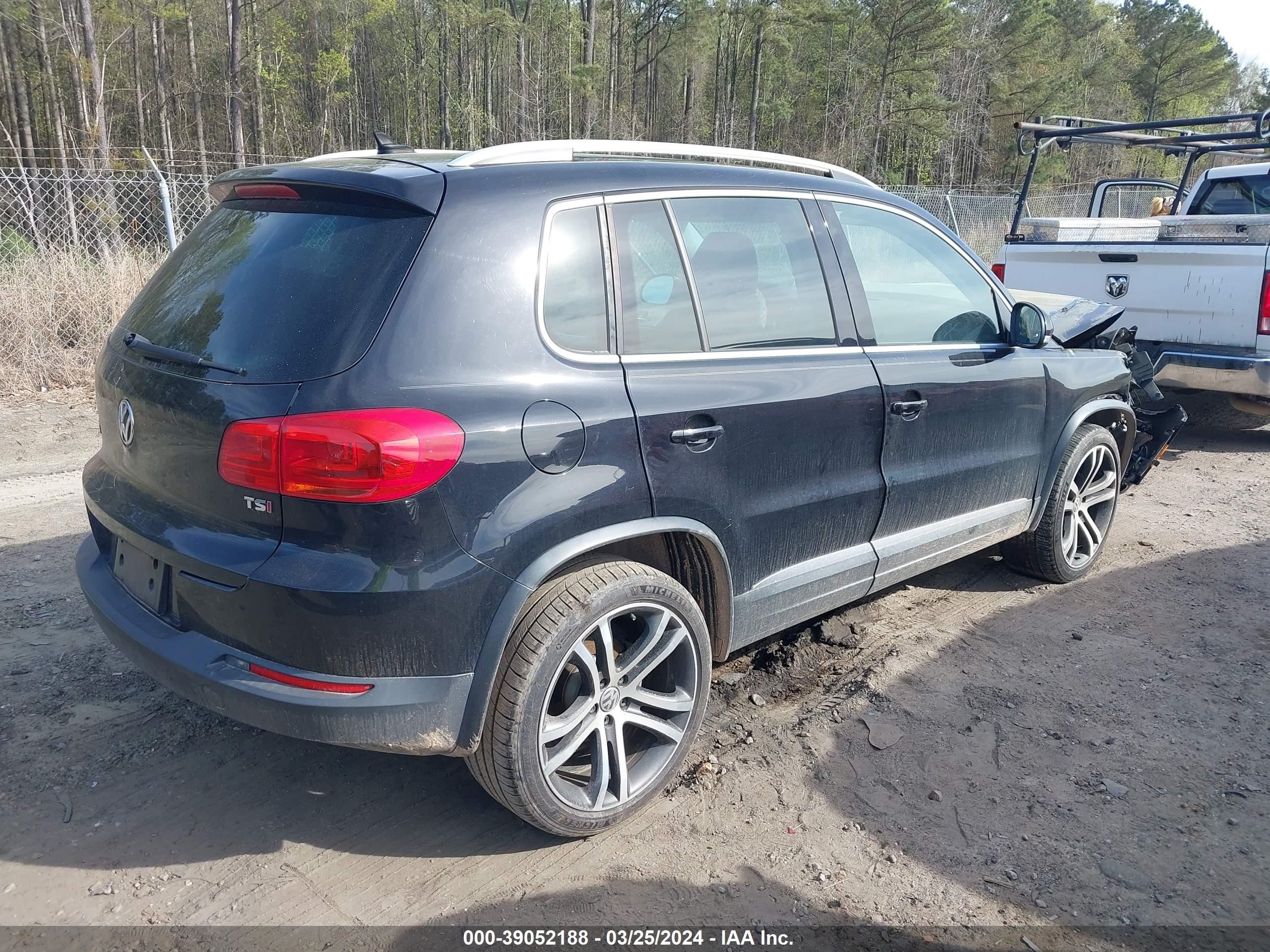 WVGVV7AX2HW507093  volkswagen tiguan 2017 IMG 3