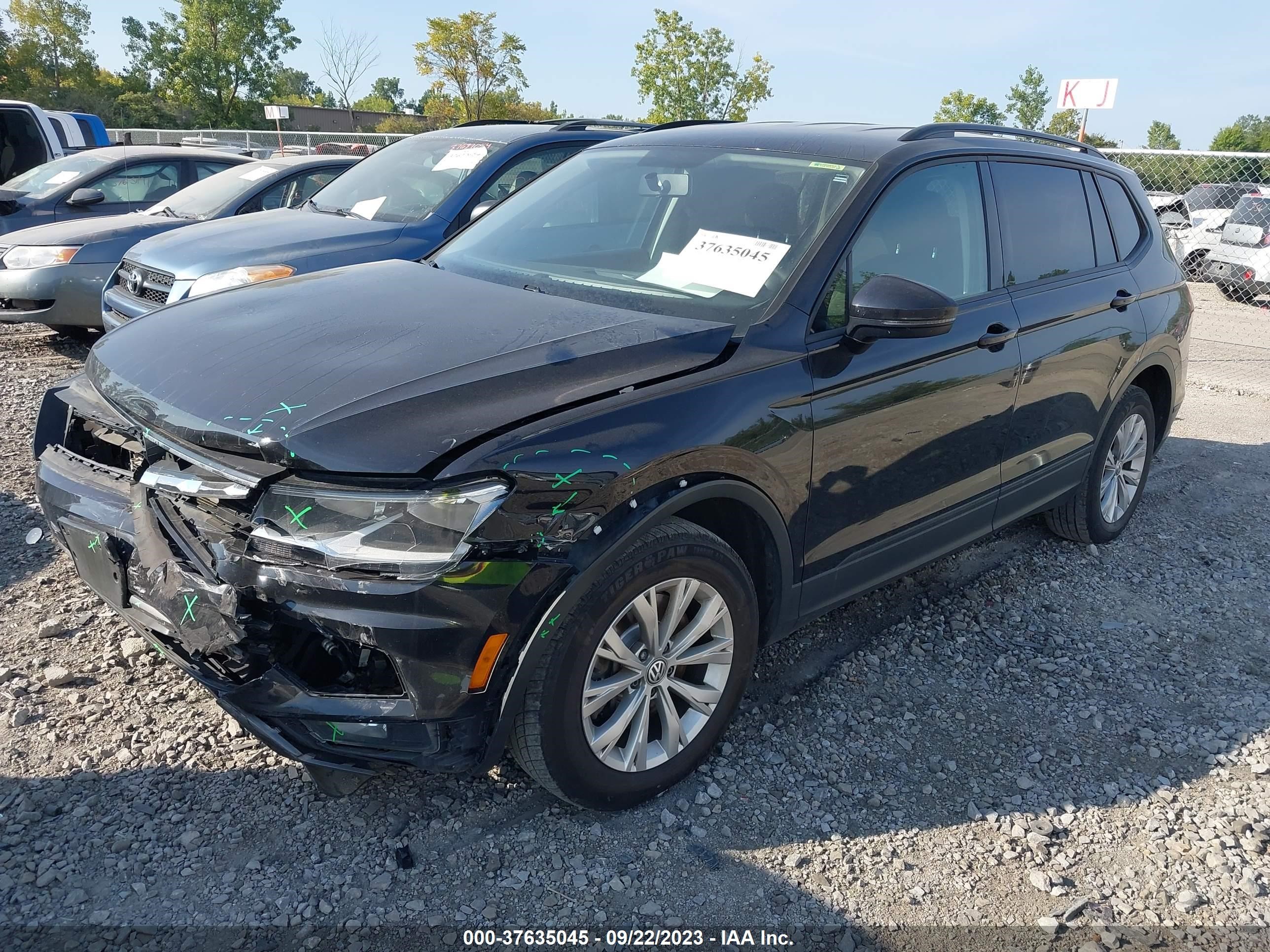 3VV0B7AX6JM028173  volkswagen tiguan 2017 IMG 1