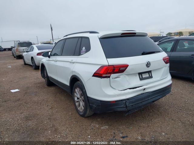 3VV1B7AX2JM078993  volkswagen tiguan 2017 IMG 2