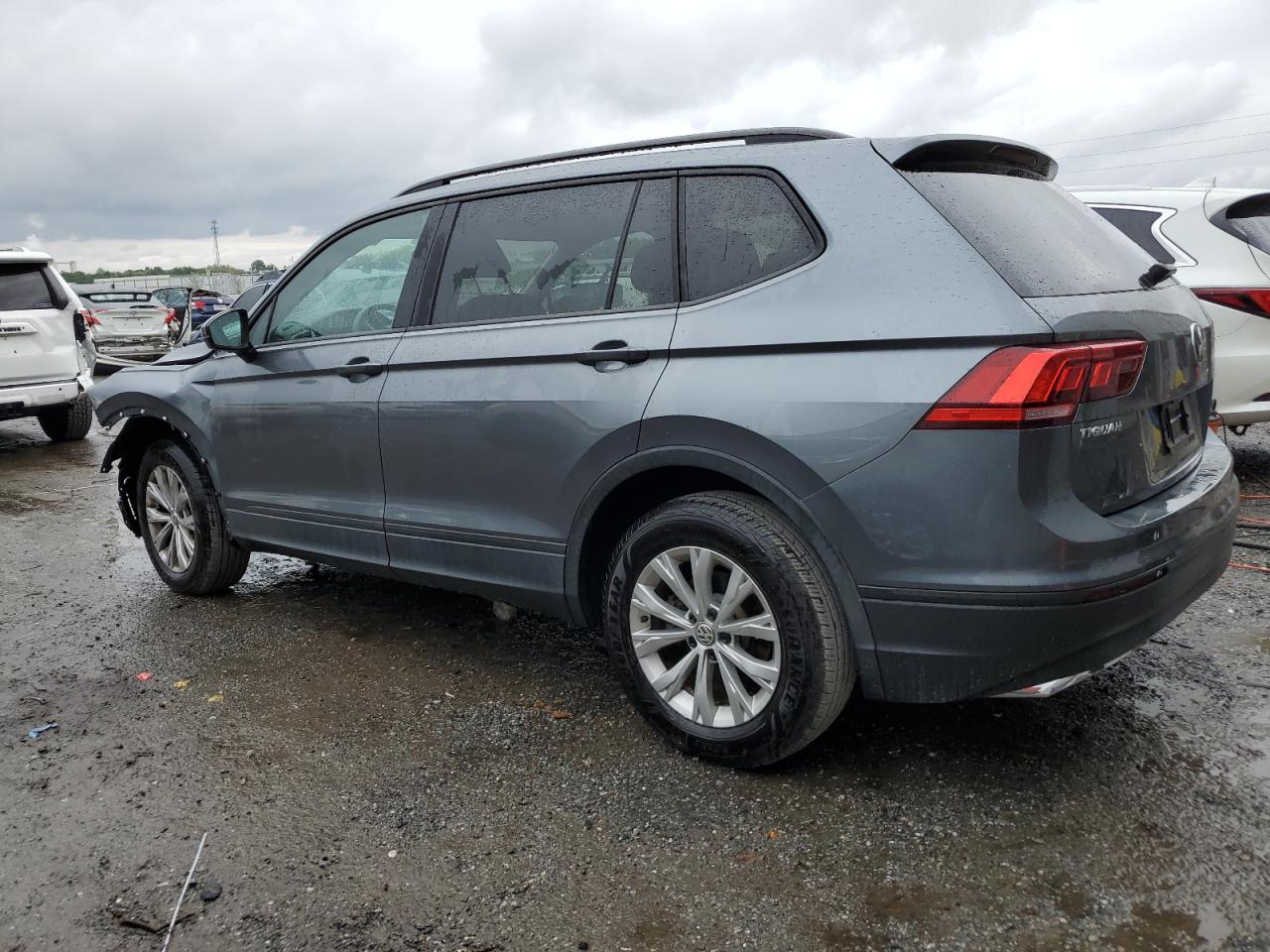 3VV1B7AX7JM085227  volkswagen tiguan 2018 IMG 1