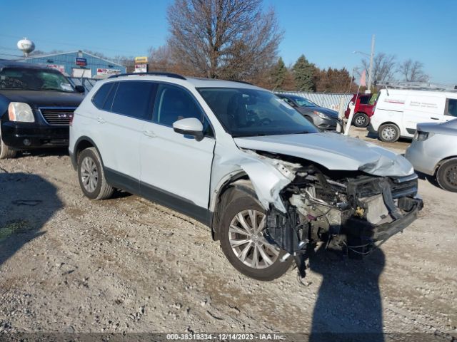 3VV2B7AX6JM072893  volkswagen tiguan 2017 IMG 0