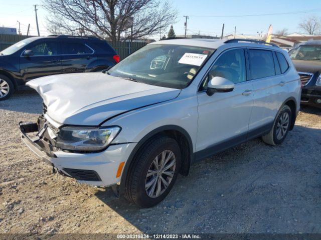 3VV2B7AX6JM072893  volkswagen tiguan 2017 IMG 1