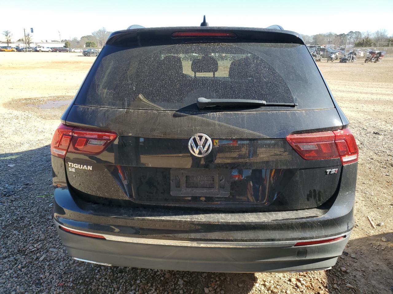 3VV3B7AX1JM019930  volkswagen tiguan 2018 IMG 5