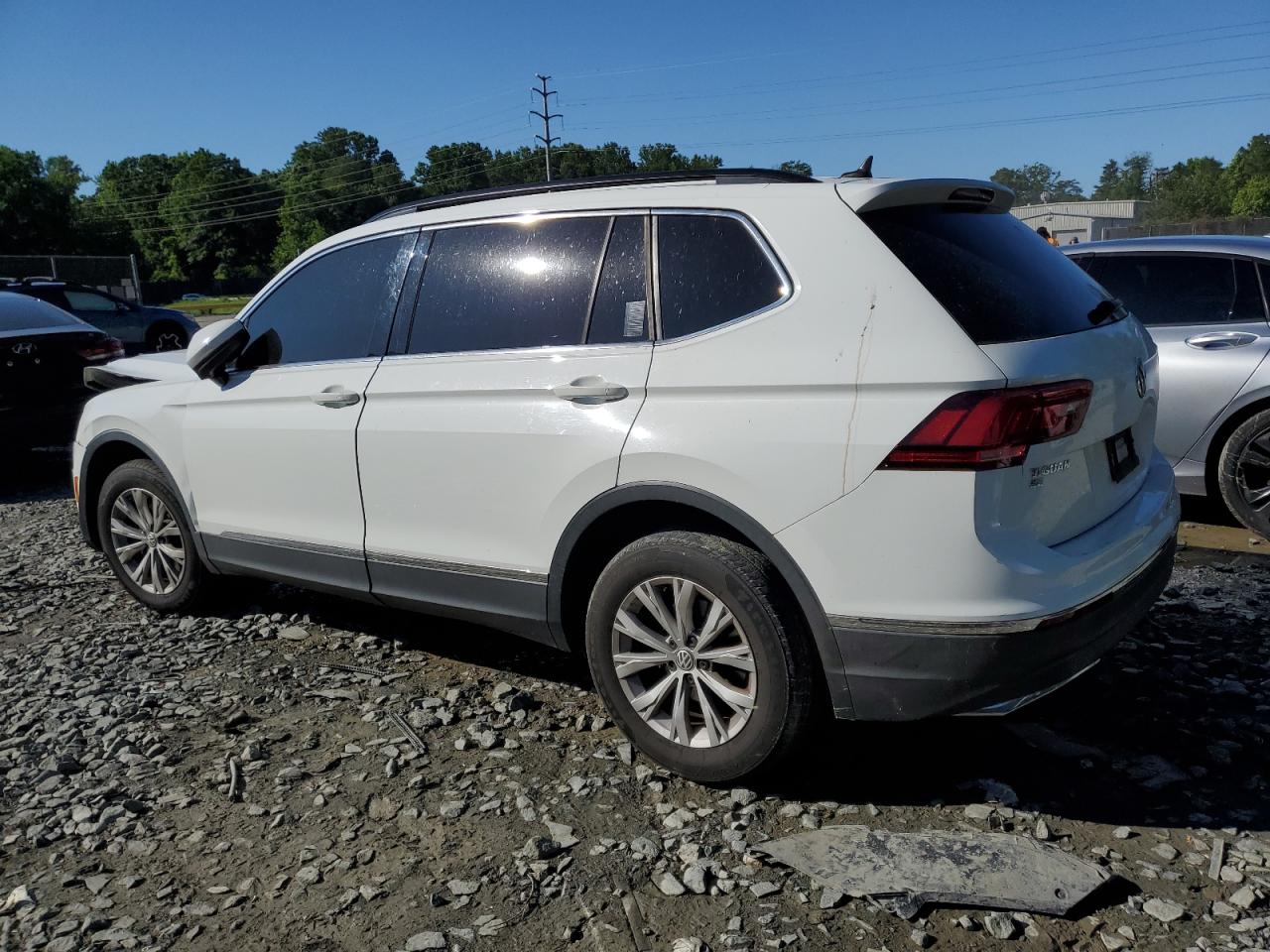 3VV3B7AX4JM090183  volkswagen tiguan 2017 IMG 1