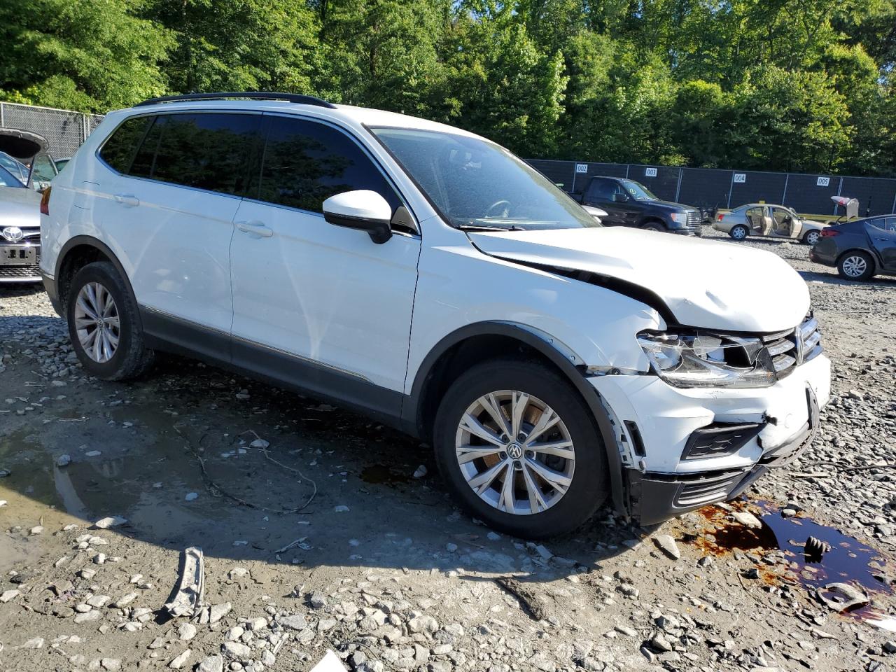 3VV3B7AX4JM090183  volkswagen tiguan 2017 IMG 3