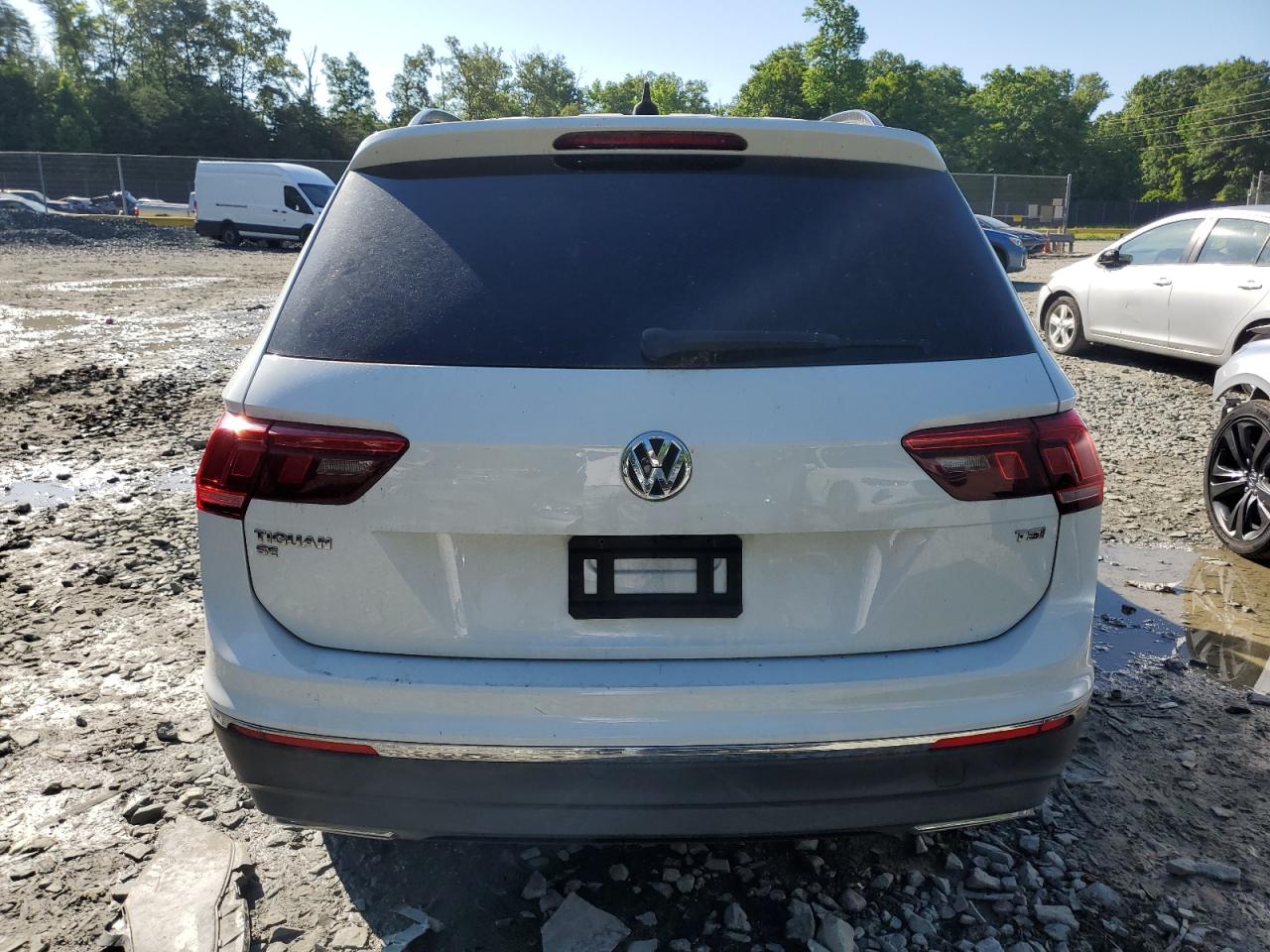 3VV3B7AX4JM090183  volkswagen tiguan 2017 IMG 5