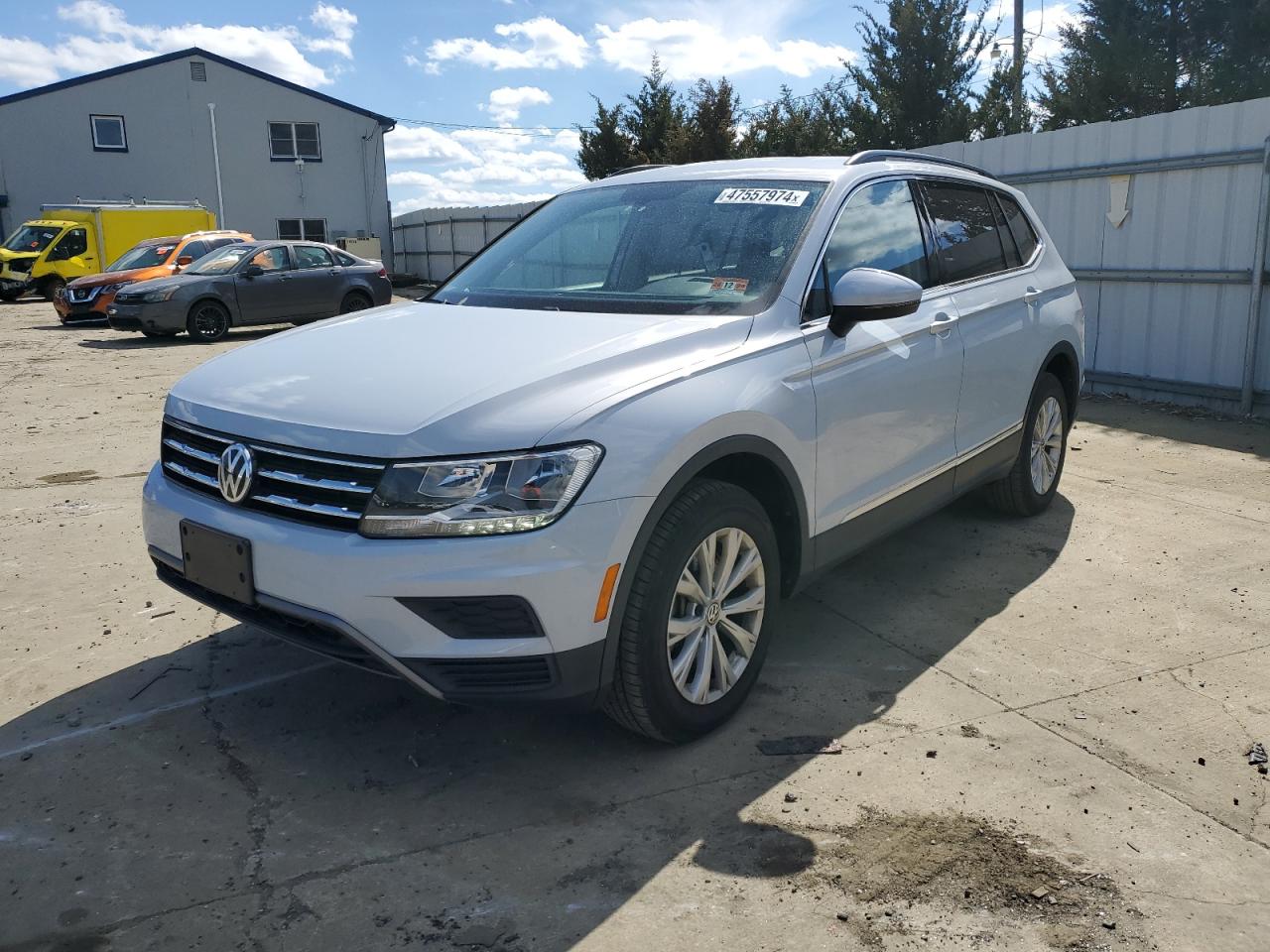 3VV3B7AX6JM051885  volkswagen tiguan 2017 IMG 0