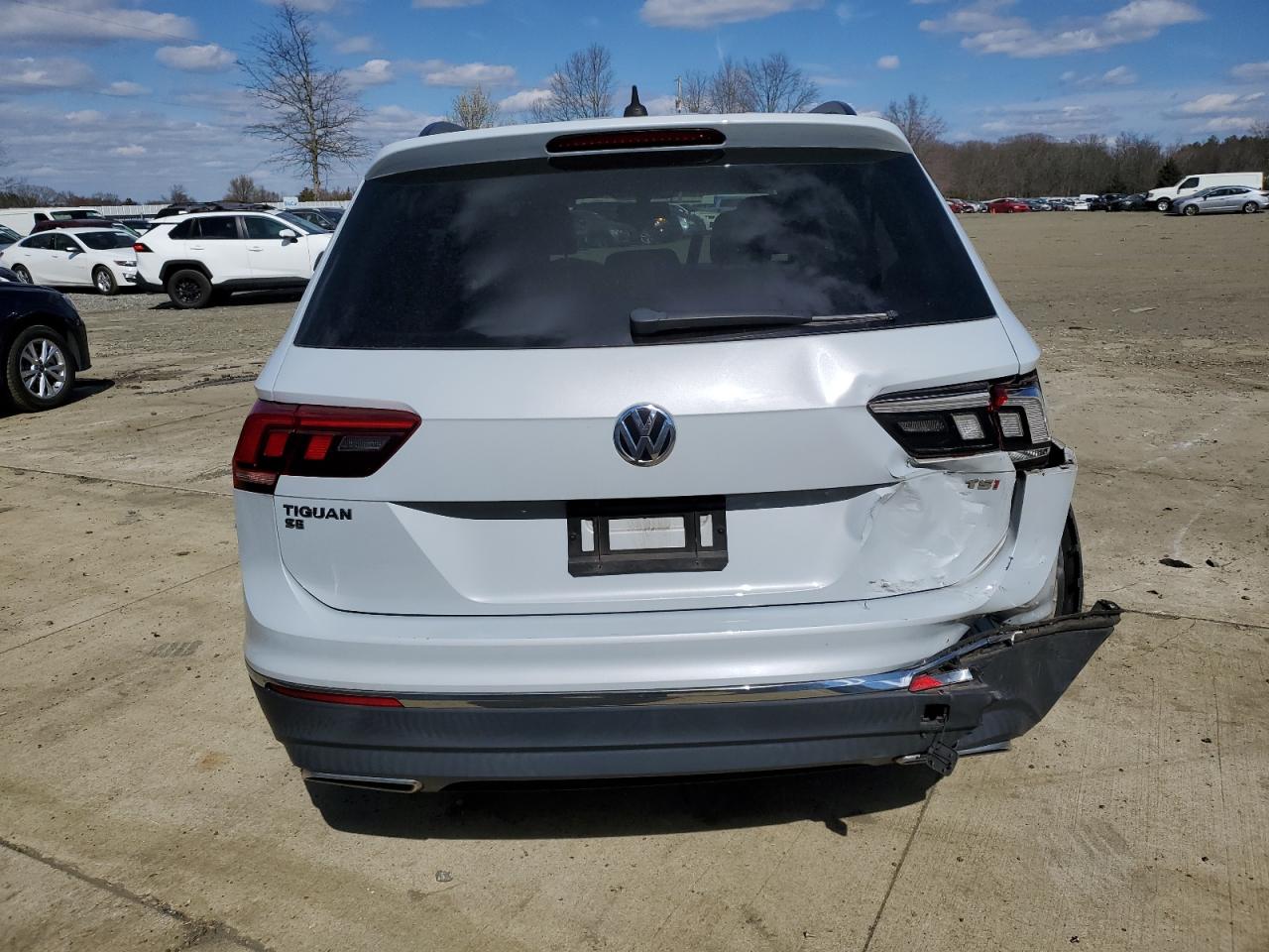 3VV3B7AX6JM051885  volkswagen tiguan 2017 IMG 5