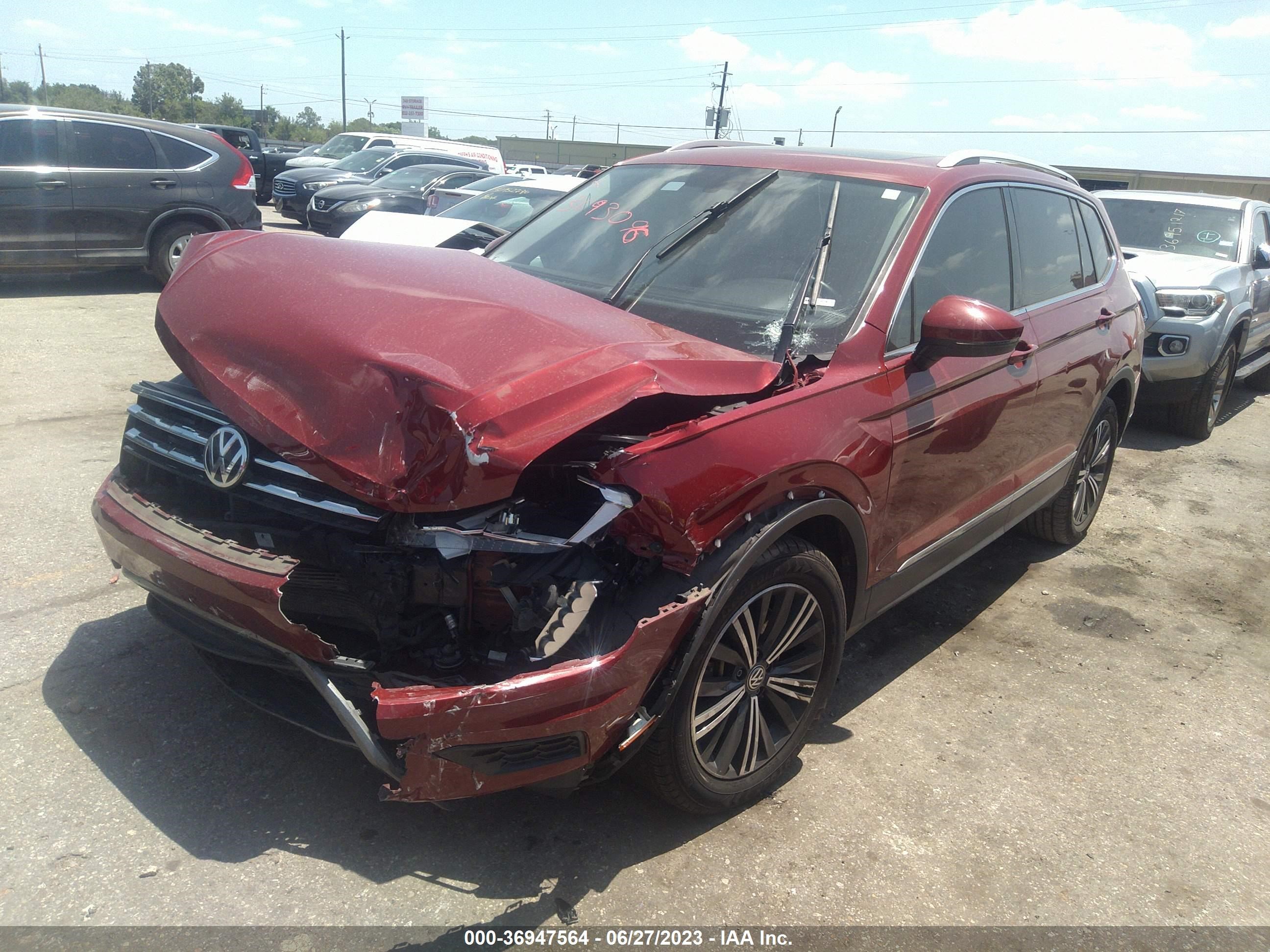 3VV3B7AX7JM008916  volkswagen tiguan 2018 IMG 1