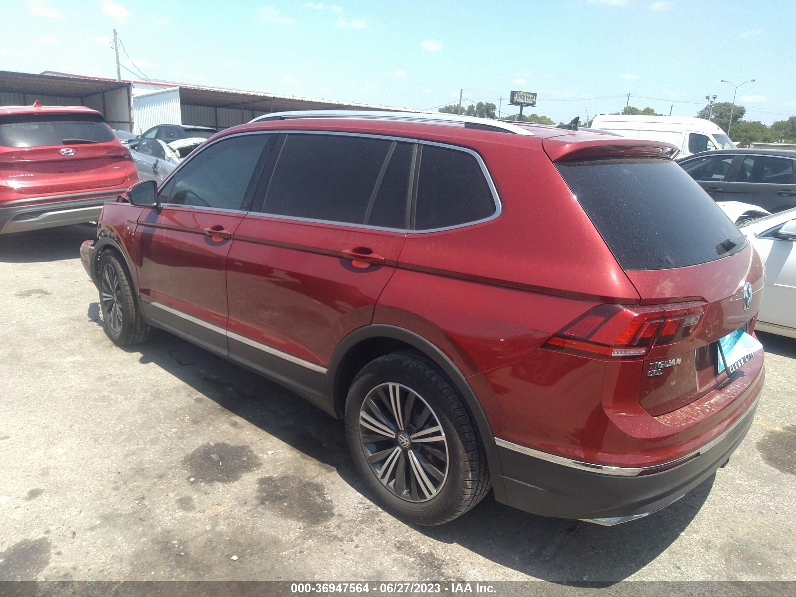 3VV3B7AX7JM008916  volkswagen tiguan 2018 IMG 2