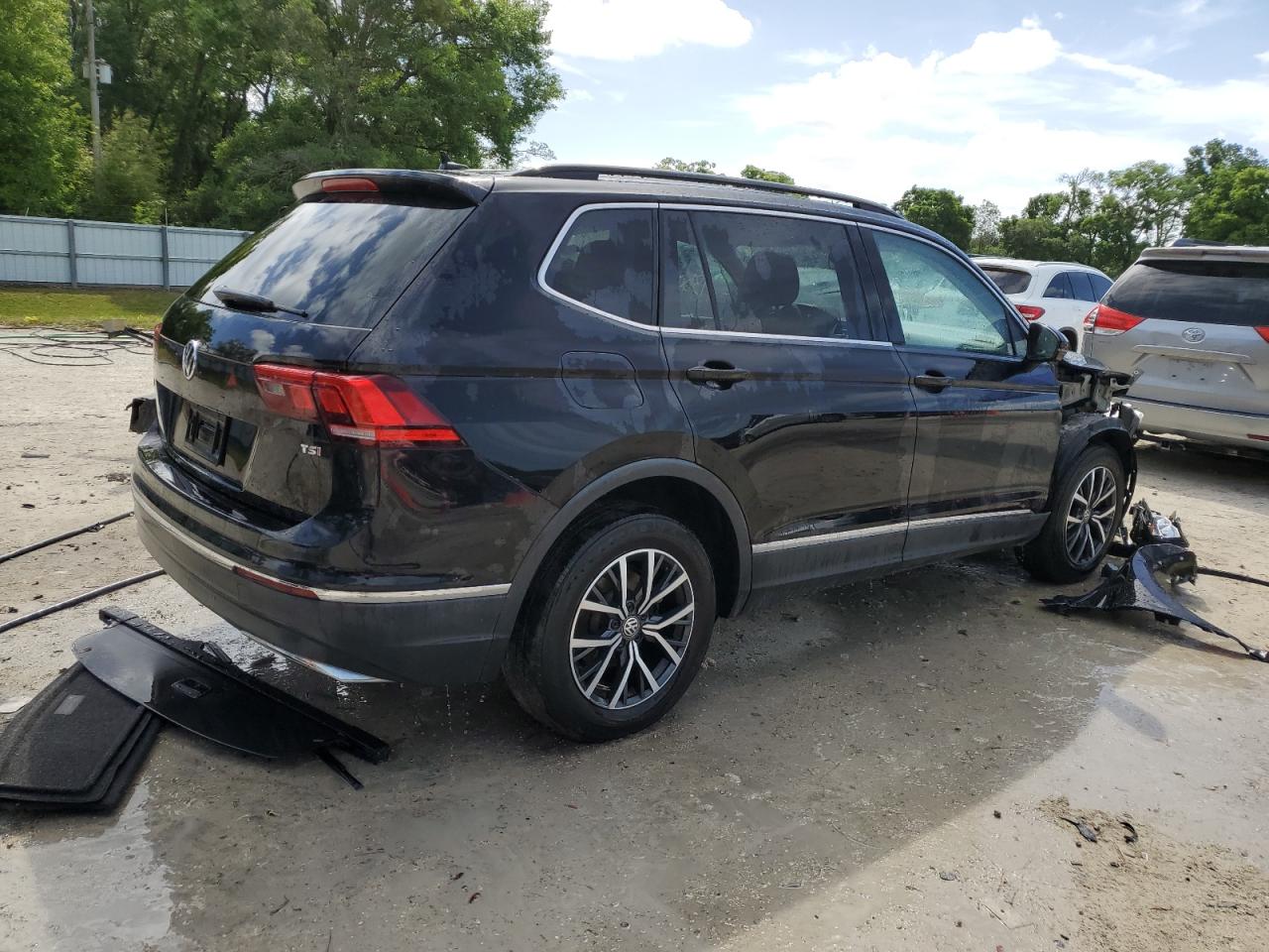 3VV3B7AX9JM004706  volkswagen tiguan 2018 IMG 2