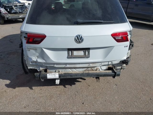 3VV3B7AX9JM026592  volkswagen tiguan 2017 IMG 5