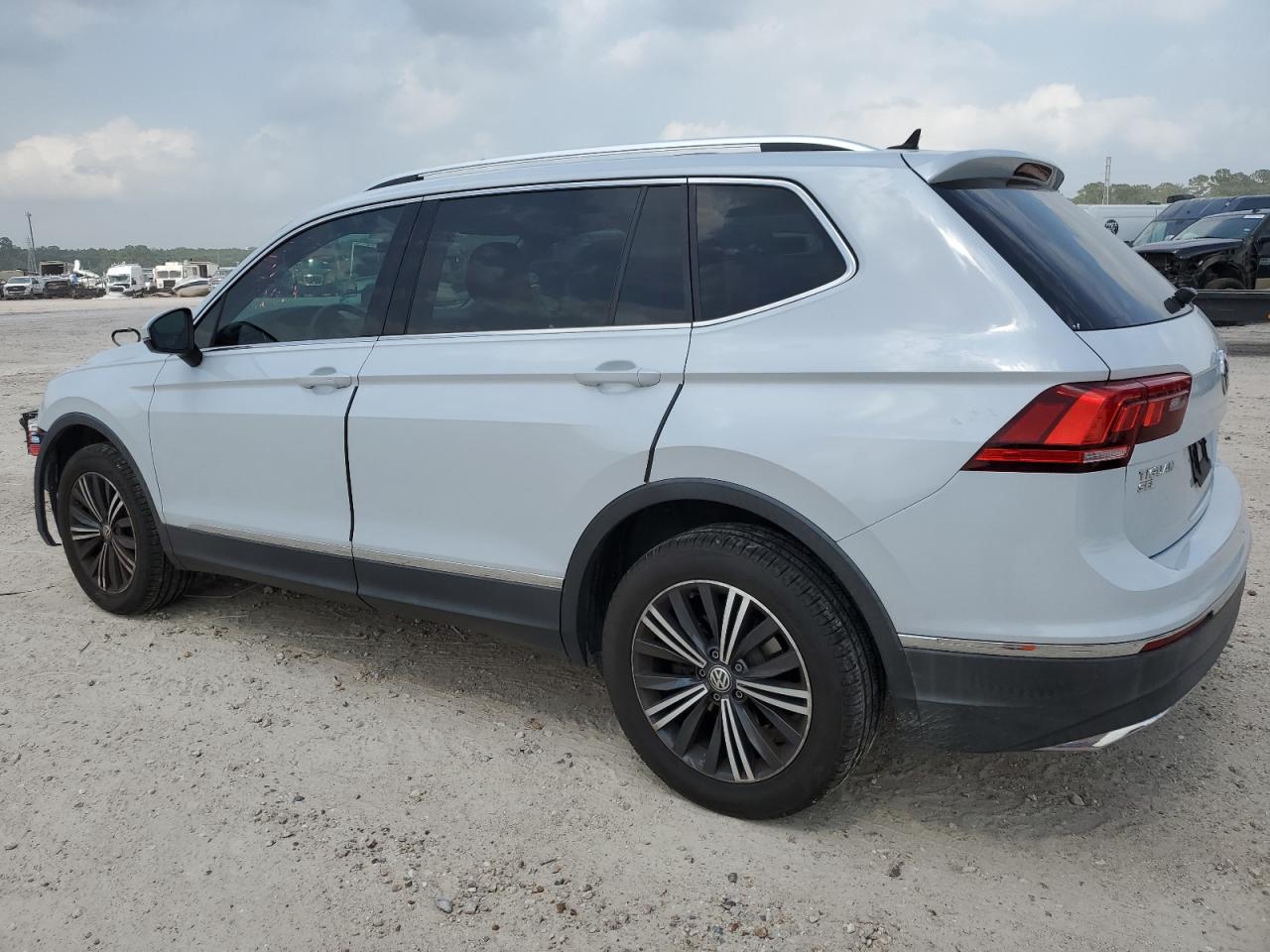 3VV3B7AXXJM021563  volkswagen tiguan 2017 IMG 1