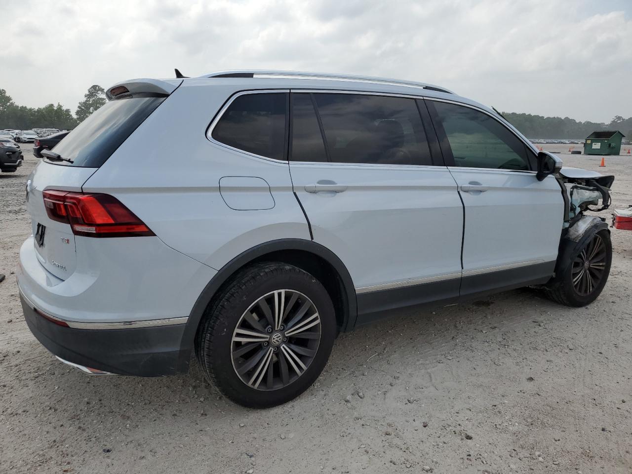 3VV3B7AXXJM021563  volkswagen tiguan 2017 IMG 2